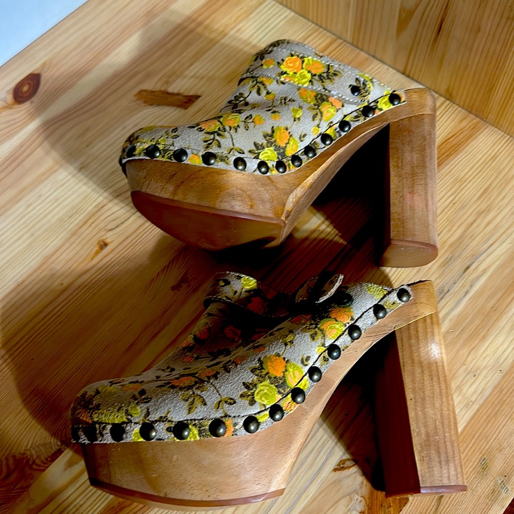 Jeffrey Campbell wooden clogs - Picture 3 of 4